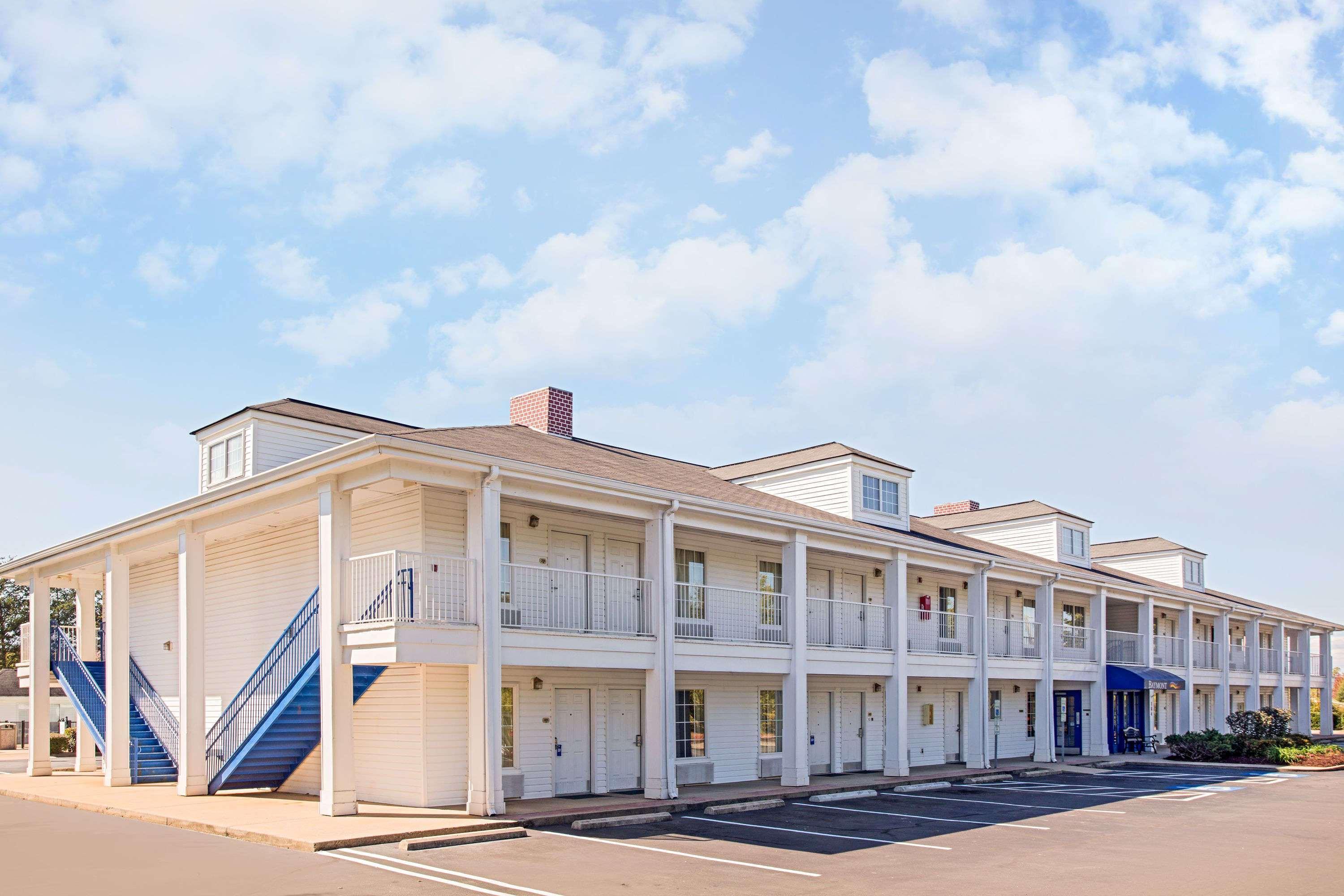 Motel Baymont By Wyndham Forest
